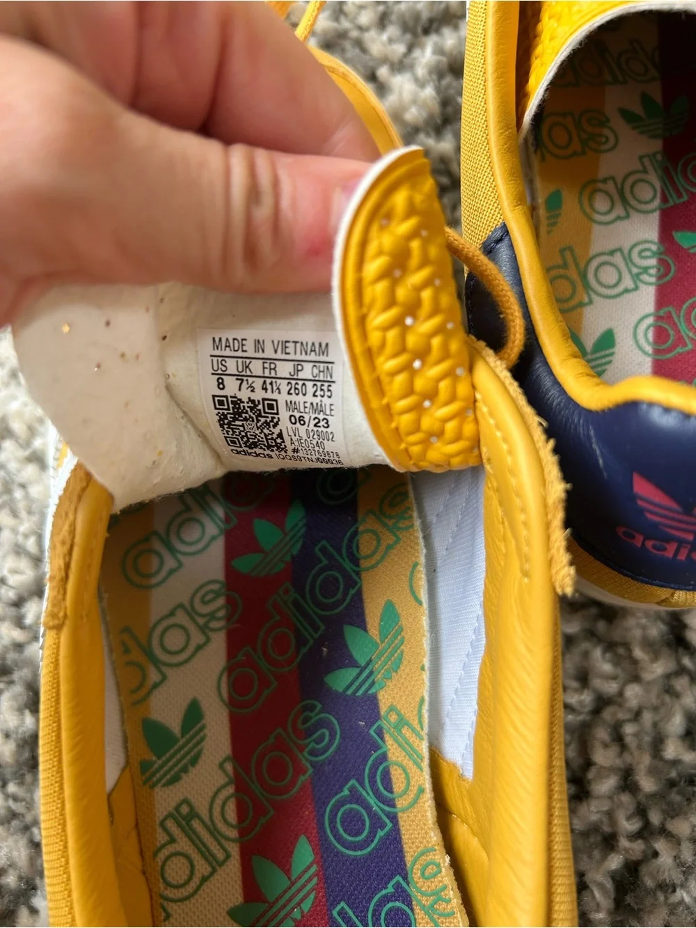 Adidas Gazelle Sneakers in Mustard Yellow, Navy and White unisex